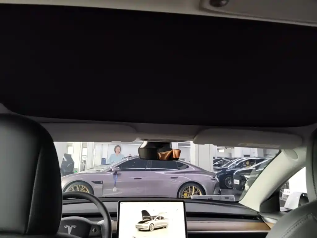 Tesla Model 3 — миниатюра 18