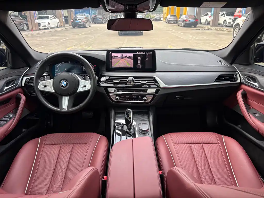 BMW 5 Series — миниатюра 9