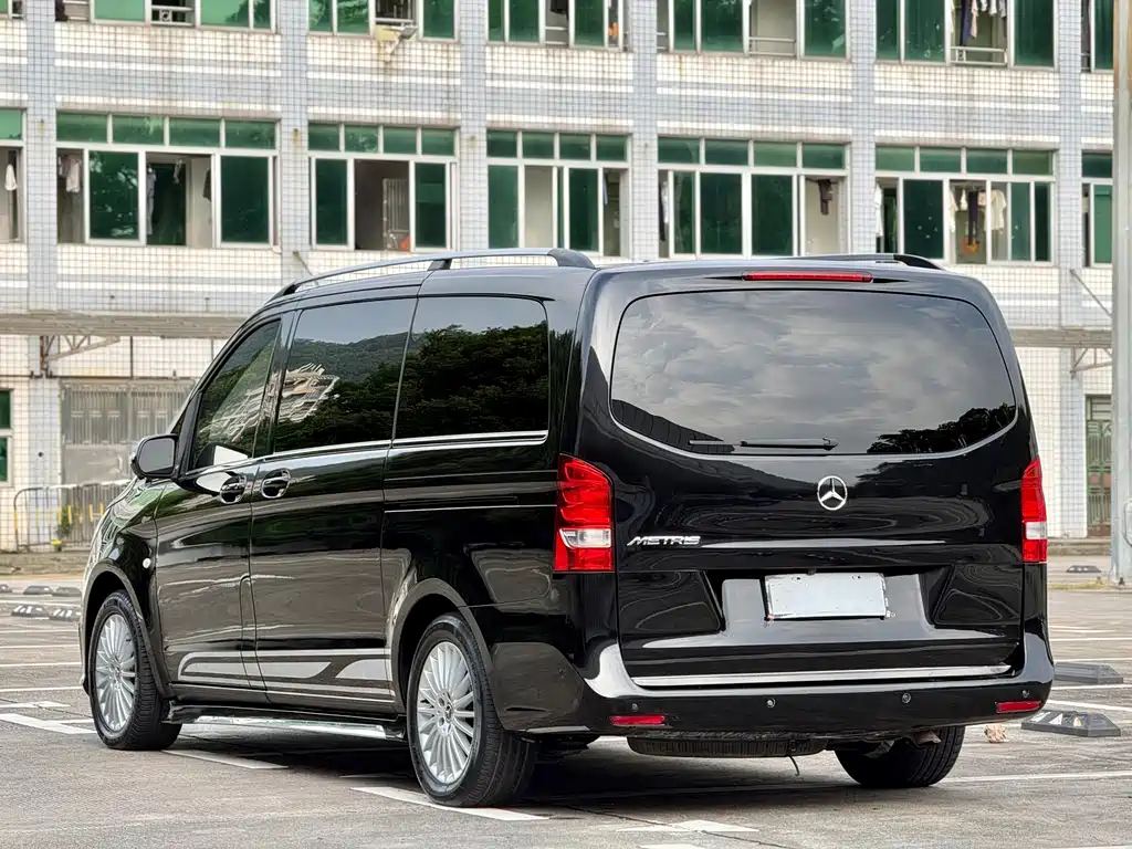 Mercedes-Benz V-Class (Import) — миниатюра 24
