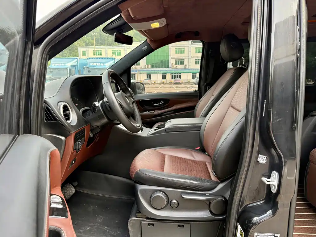 Mercedes-Benz V-Class (Import) — миниатюра 5