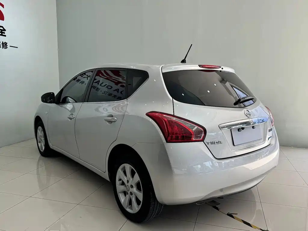 Nissan Tiida 1.6L CVT Comfort Type, фото 15