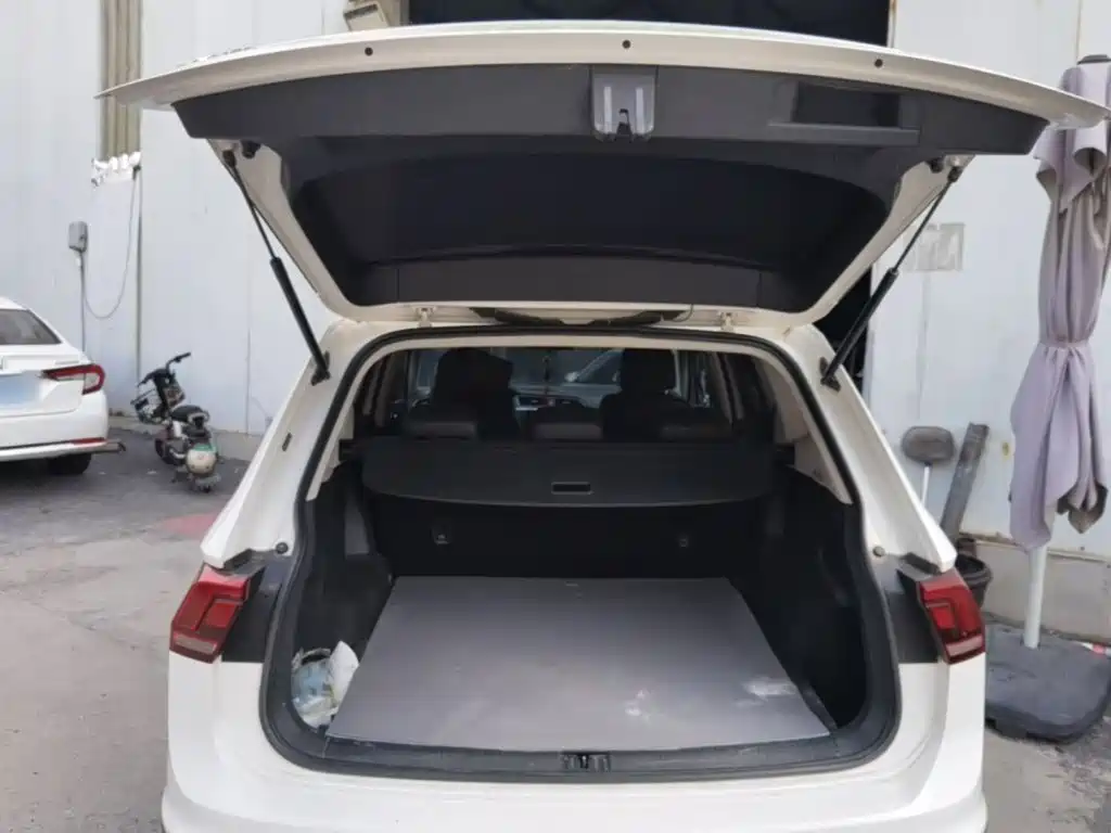 Volkswagen Tiguan L — миниатюра 19