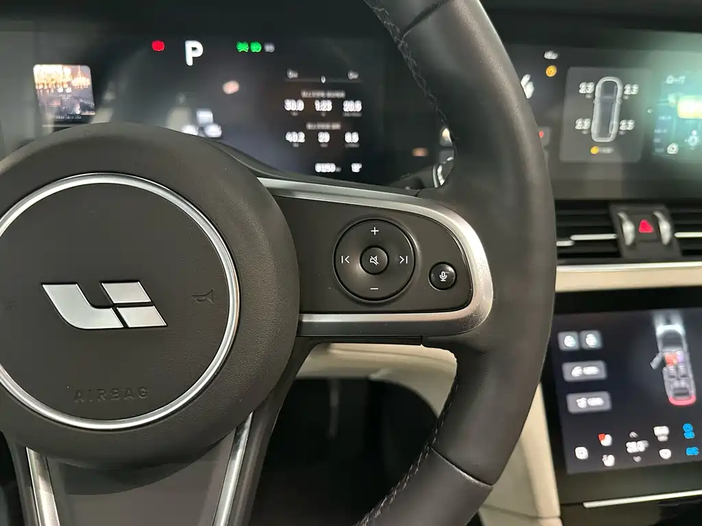 Li Auto Li ONE — миниатюра 8