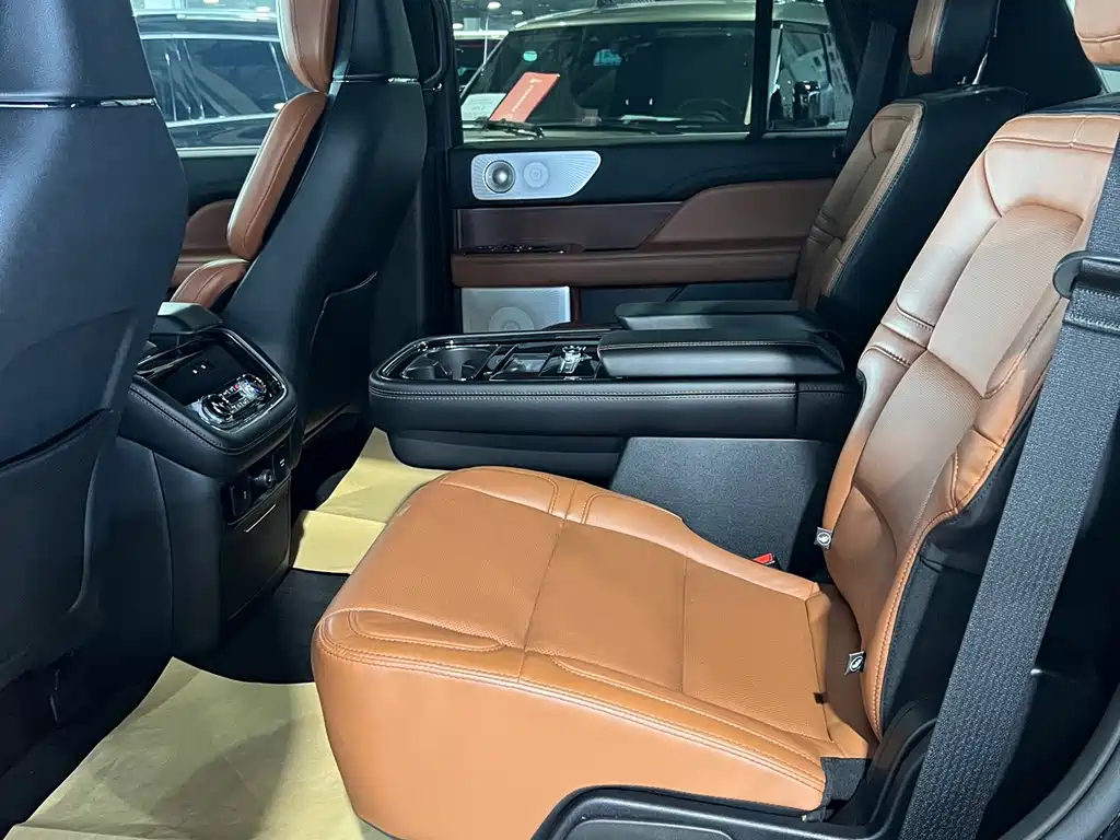 Lincoln Navigator — миниатюра 10
