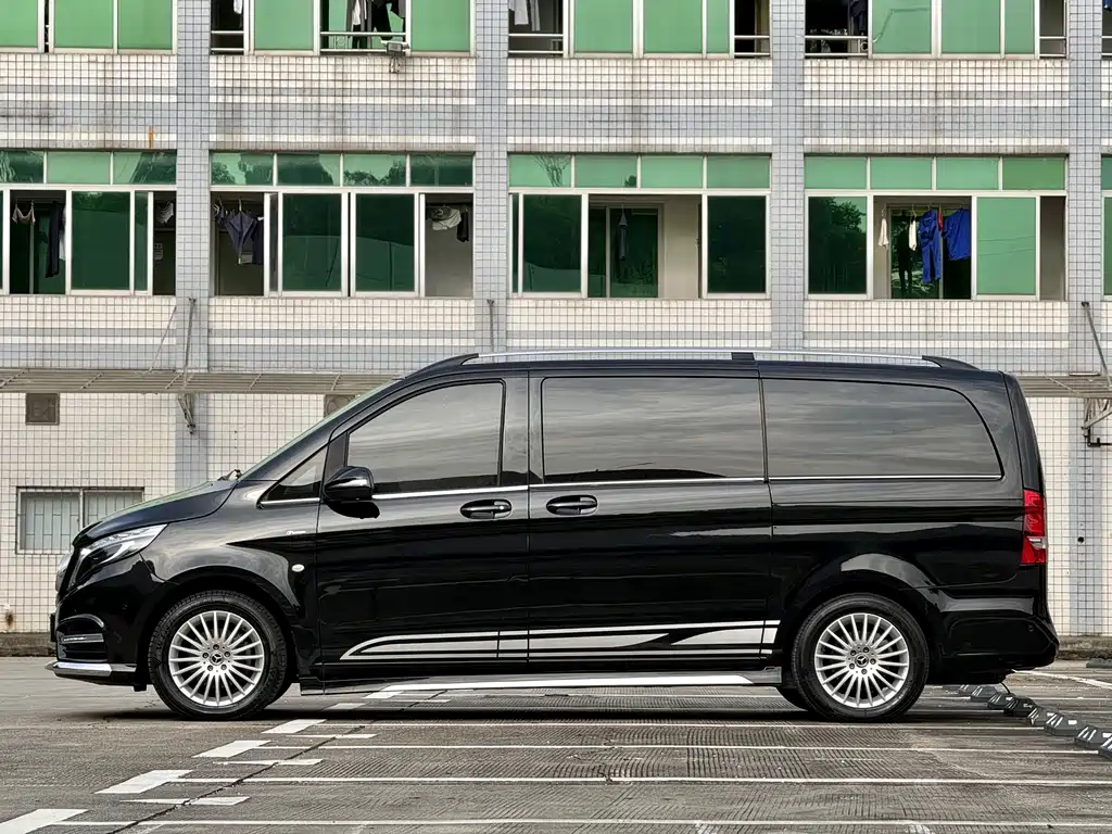 Mercedes-Benz V-Class (Import) — миниатюра 25