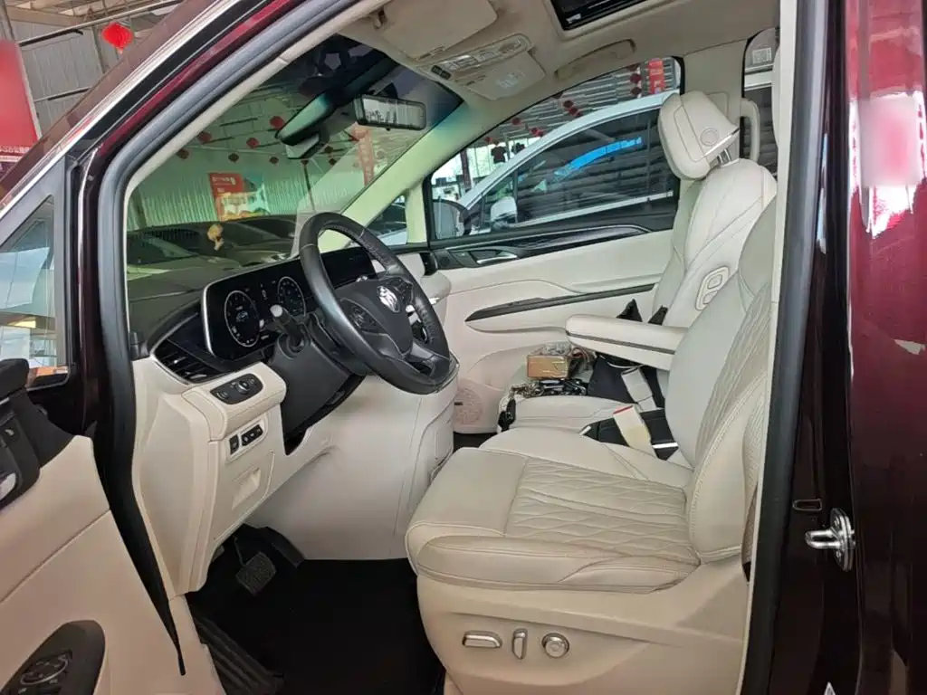 Buick GL8 — миниатюра 15