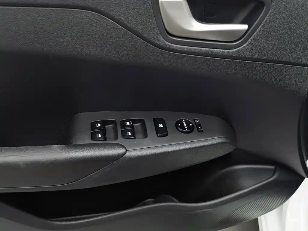 Hyundai Verna — миниатюра 9