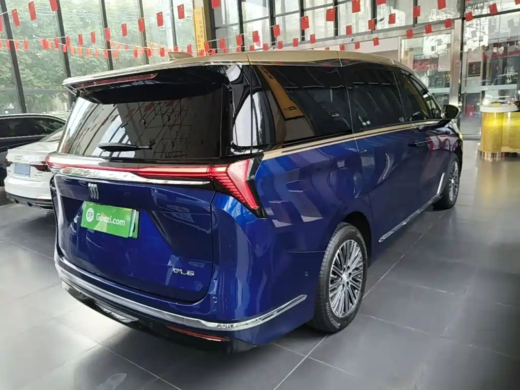 Buick GL8 Hybrid — миниатюра 7