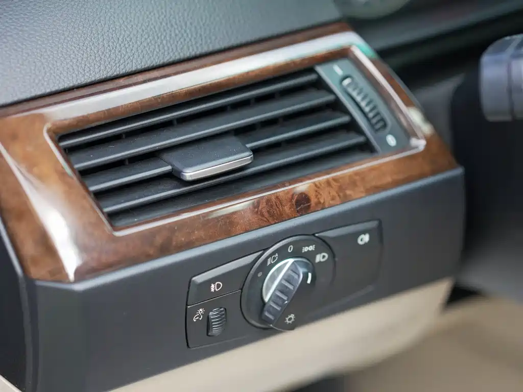 BMW 5 Series — миниатюра 22