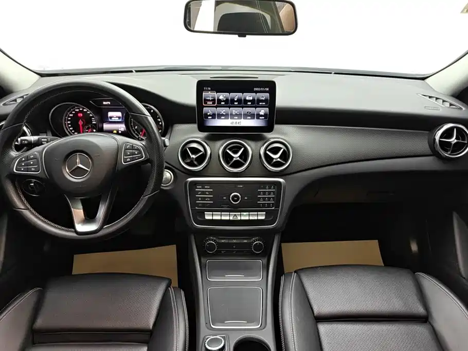 Mercedes-Benz GLA — миниатюра 12