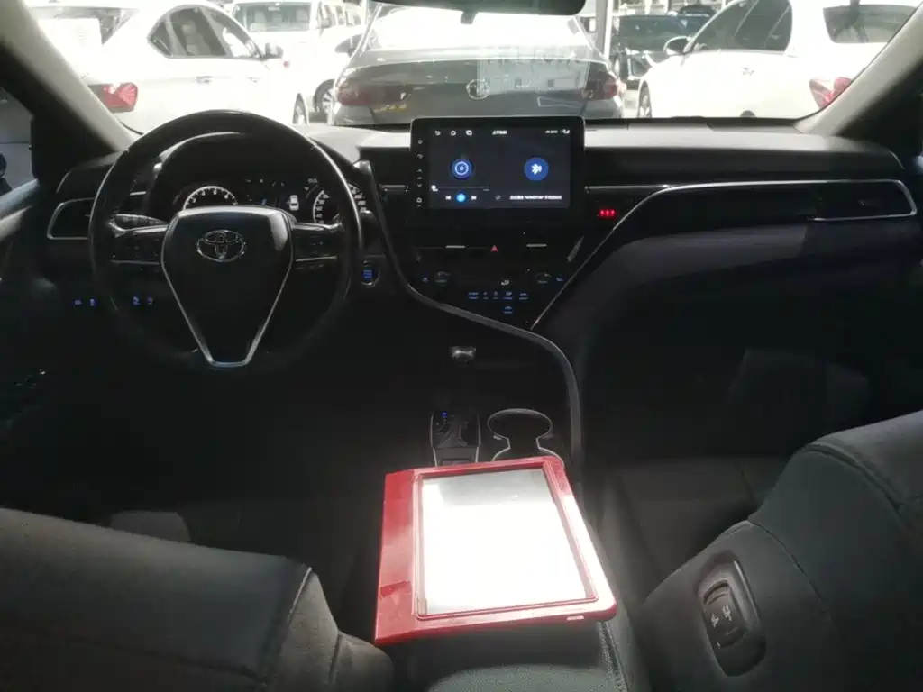 Toyota Camry — миниатюра 10