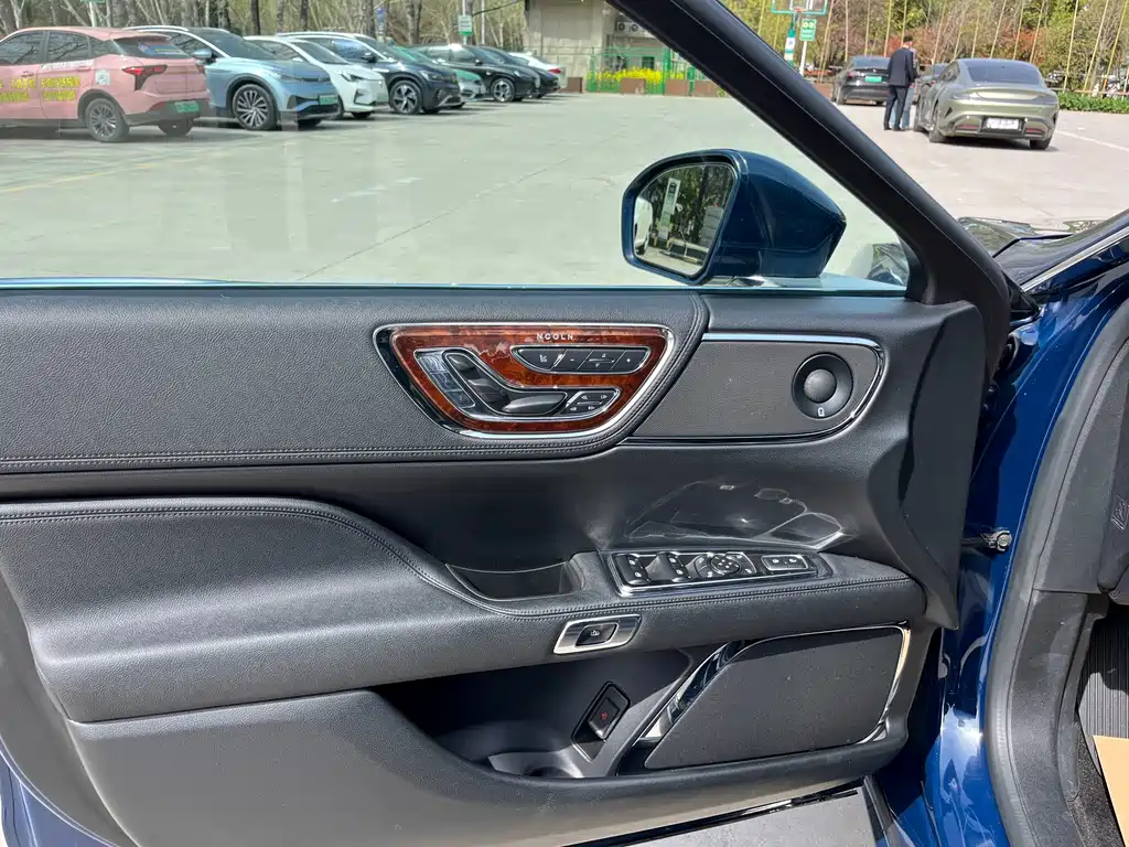 Lincoln Continental 2019 2.0T VI