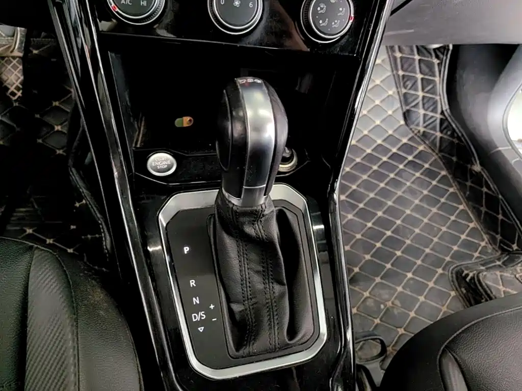 Volkswagen T-Roc — миниатюра 14