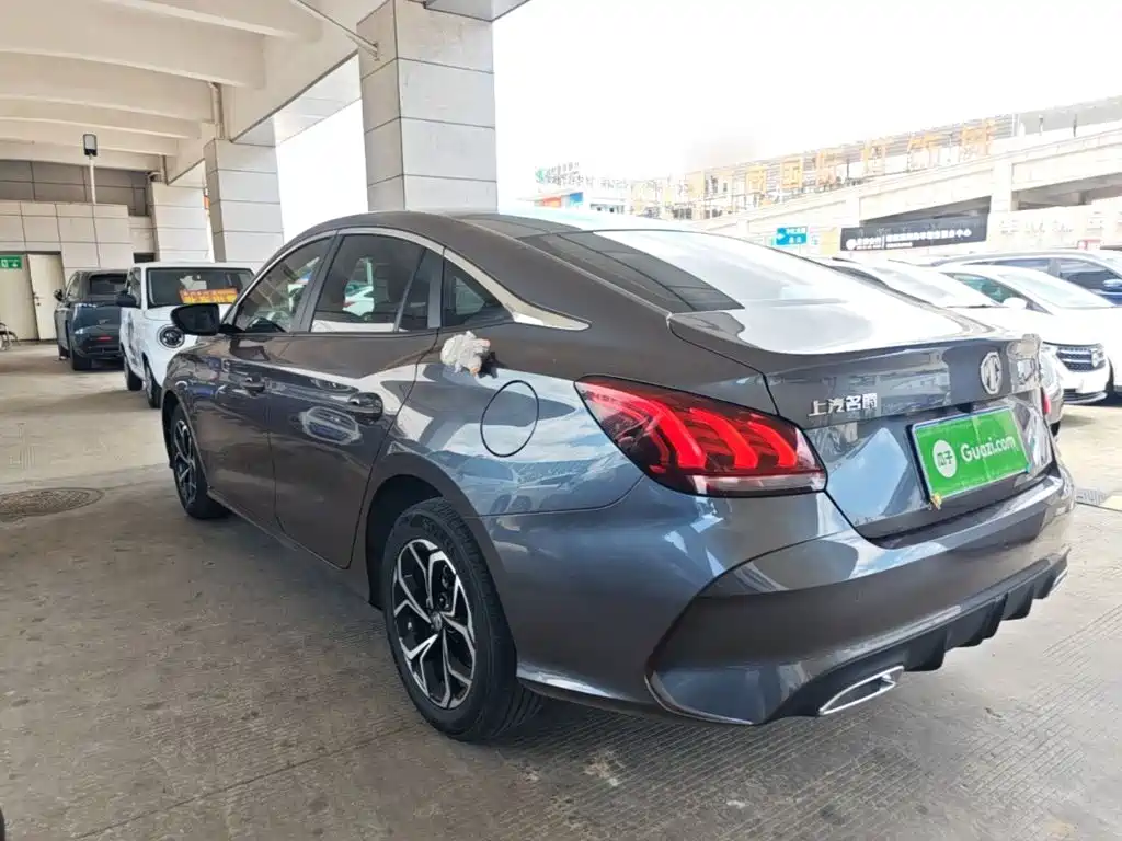 MG 5 2023 180DVVT CVT Luxury