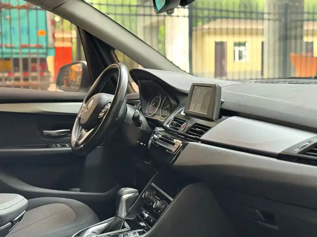 BMW 2 SERIES STATION WAGON