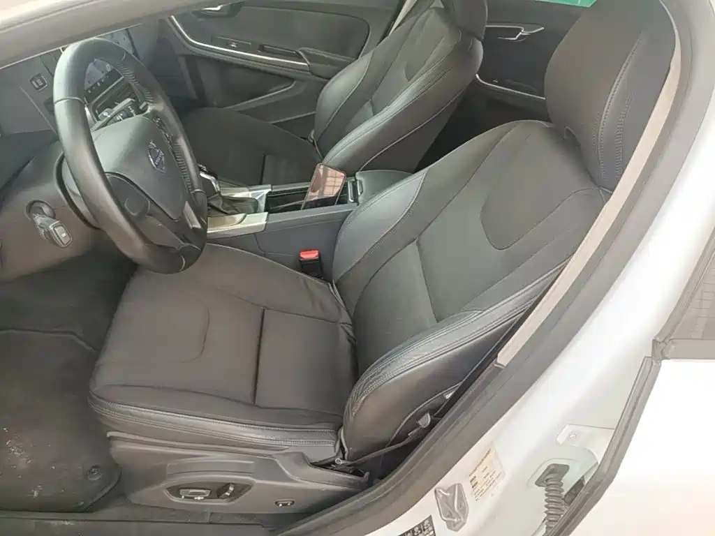 Volvo S60 — миниатюра 15