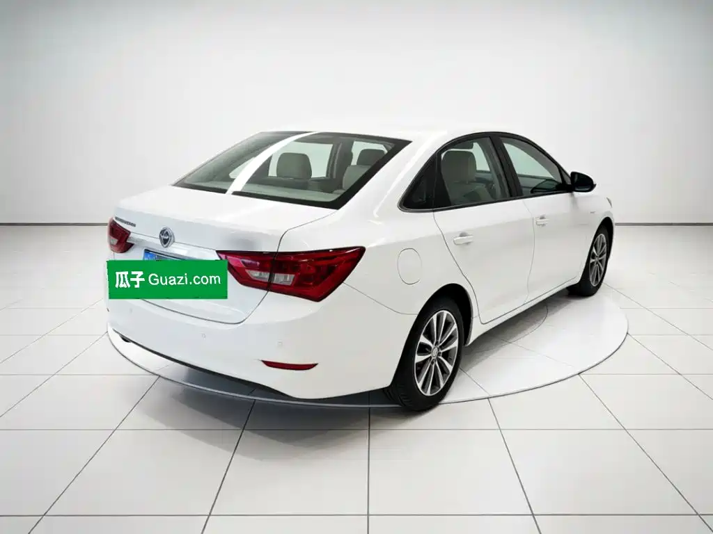 Buick Excelle — миниатюра 4