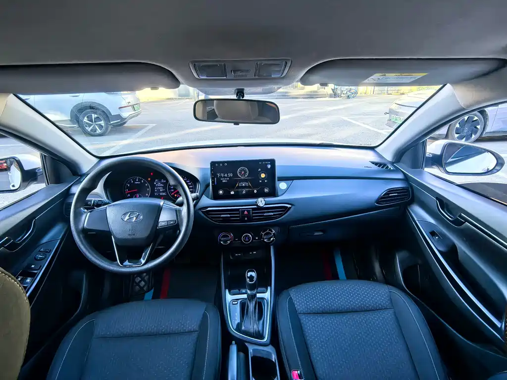 Hyundai Elantra — миниатюра 9