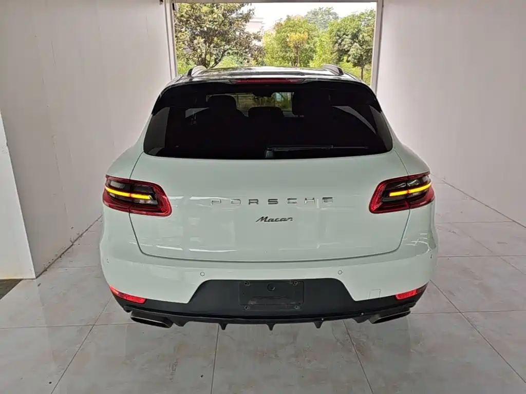 Porsche Macan — миниатюра 6
