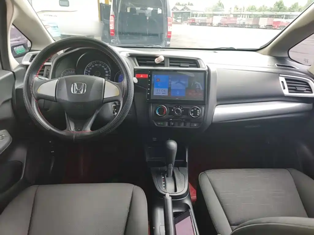 Honda Fit — миниатюра 10