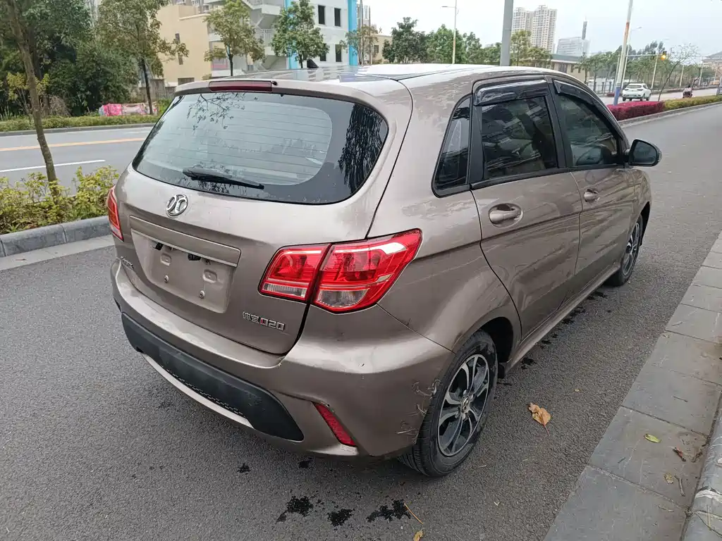 BAIC E-Series — миниатюра 4