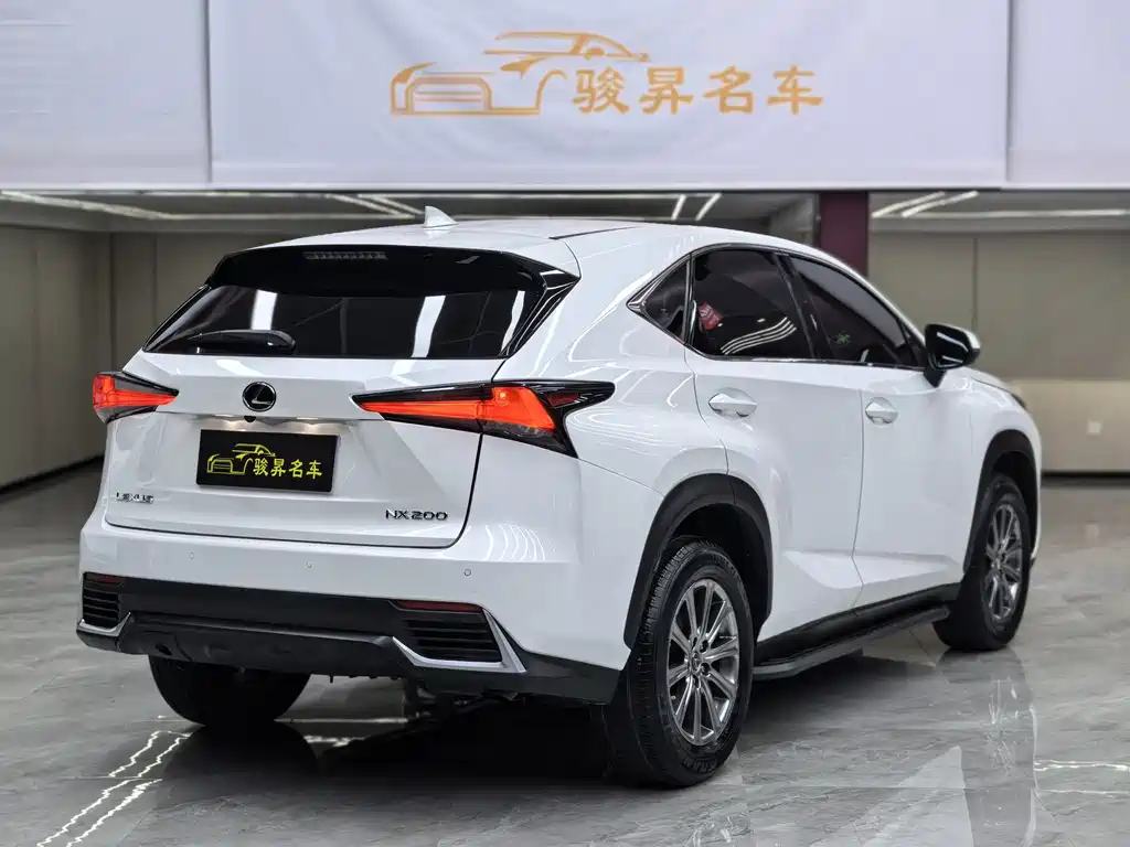 Lexus NX — миниатюра 6