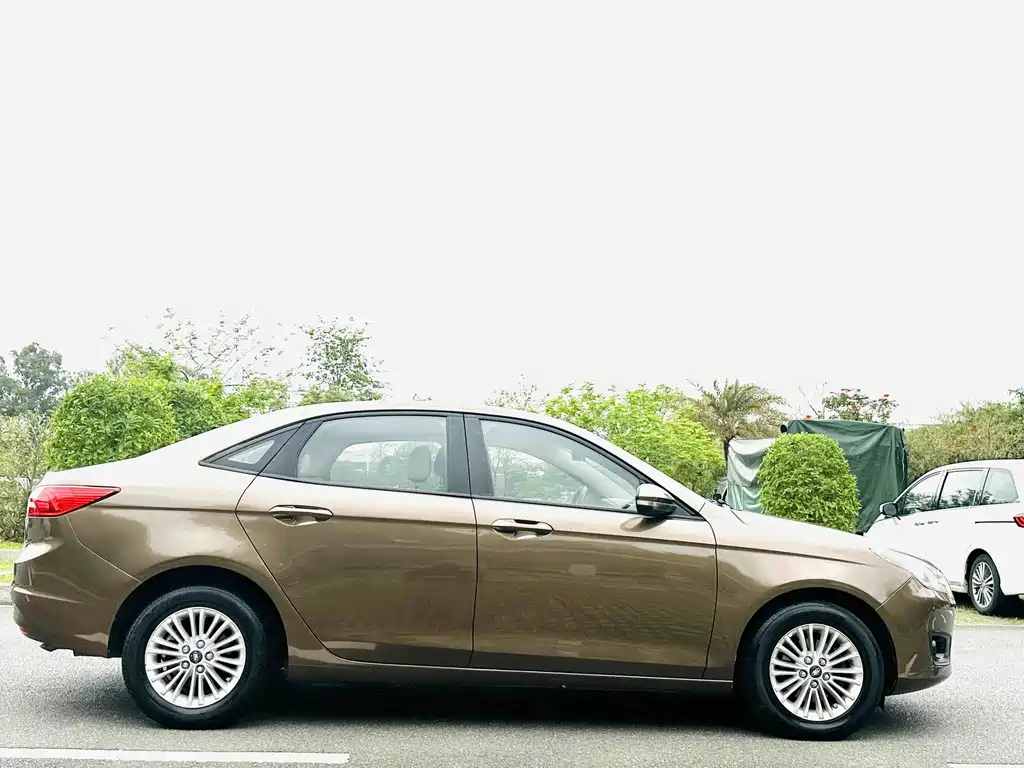 Ford Escort 2015 1.5L AT Comfort