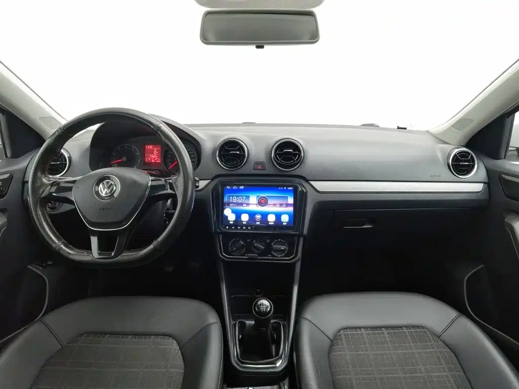 Volkswagen Jetta — миниатюра 5