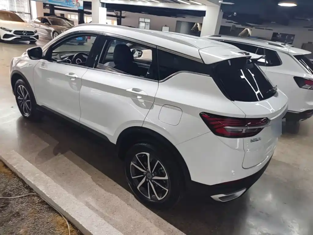 Geely Binyue — миниатюра 5