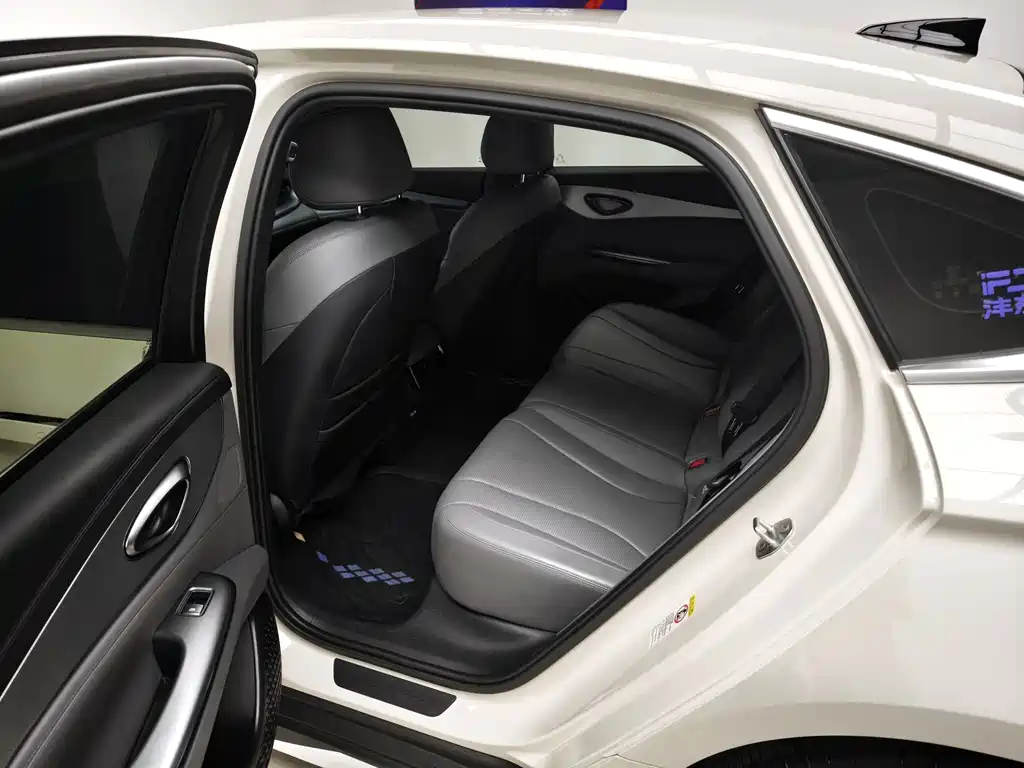 BYD Seal 07 DM-i — миниатюра 17