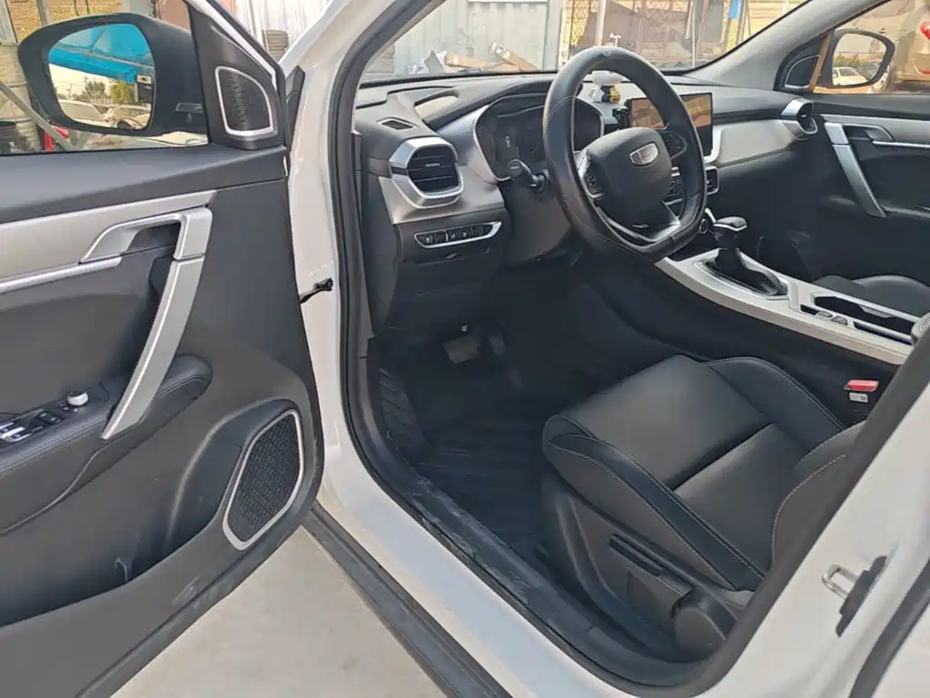Geely Binyue — миниатюра 12