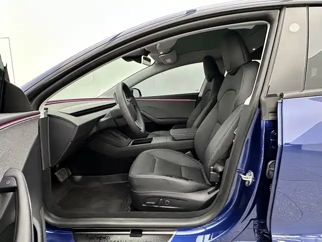 Tesla Model 3 — миниатюра 12