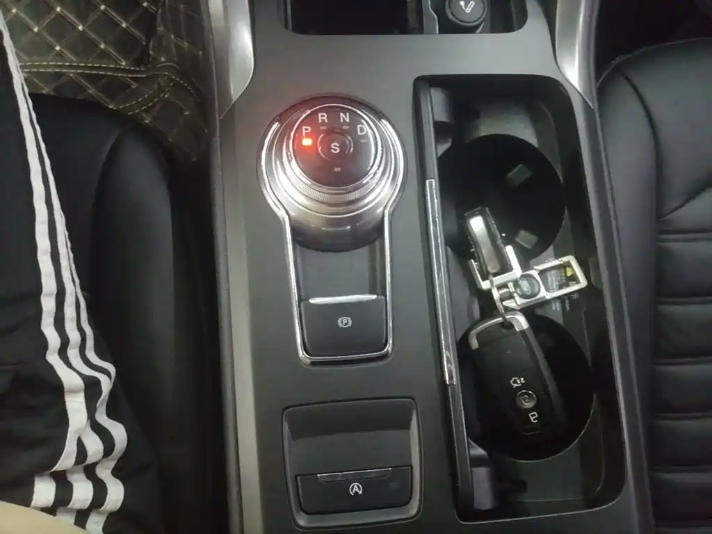 Ford Mondeo — миниатюра 14