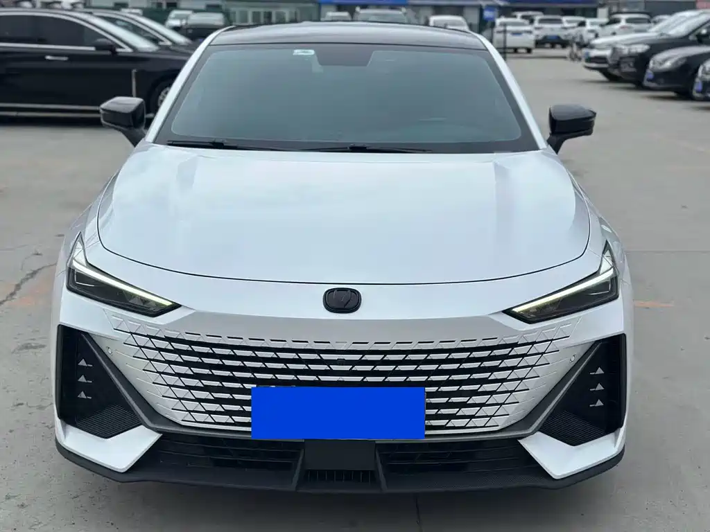 2022 Changan UNI-V - zdjęcie 1 z 10