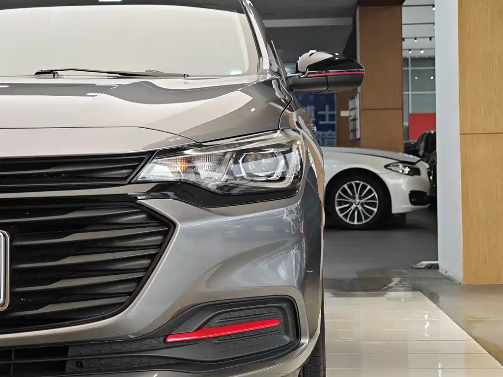 Chevrolet Monza 2019 Redline 320T DCT VI