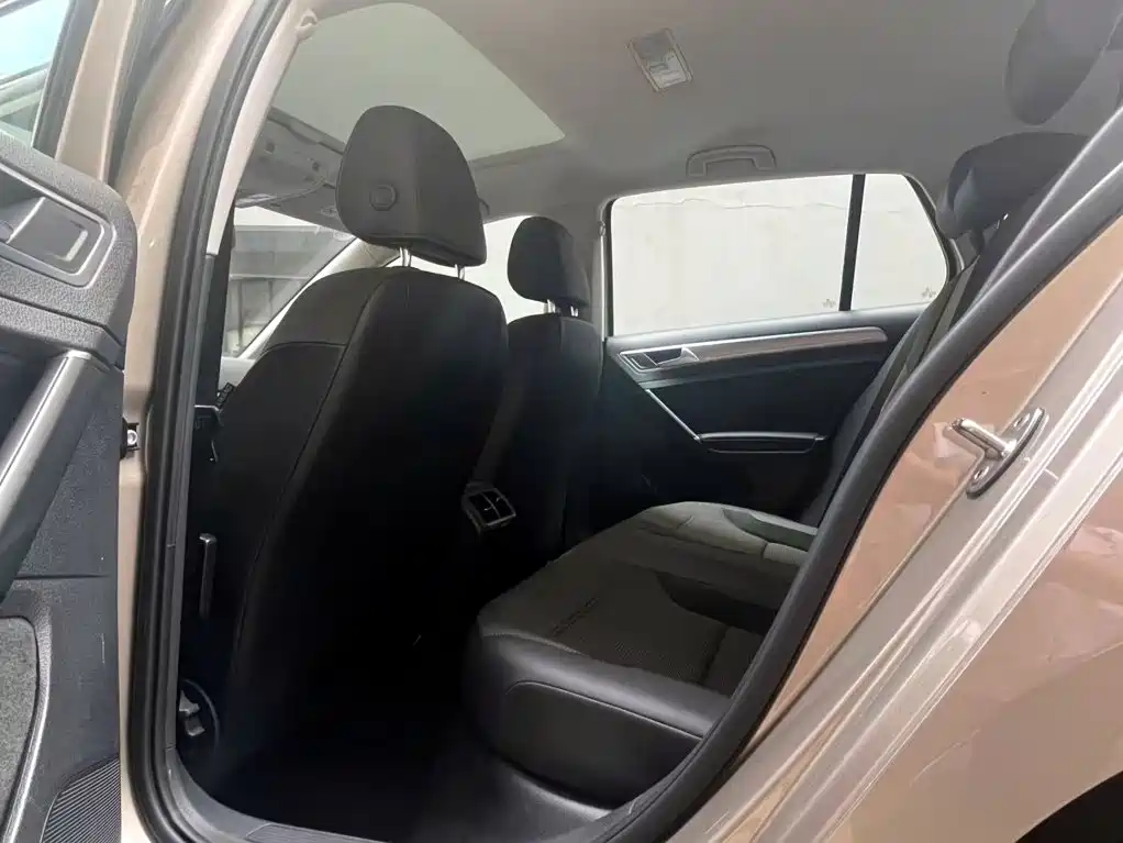 Volkswagen Golf — миниатюра 10