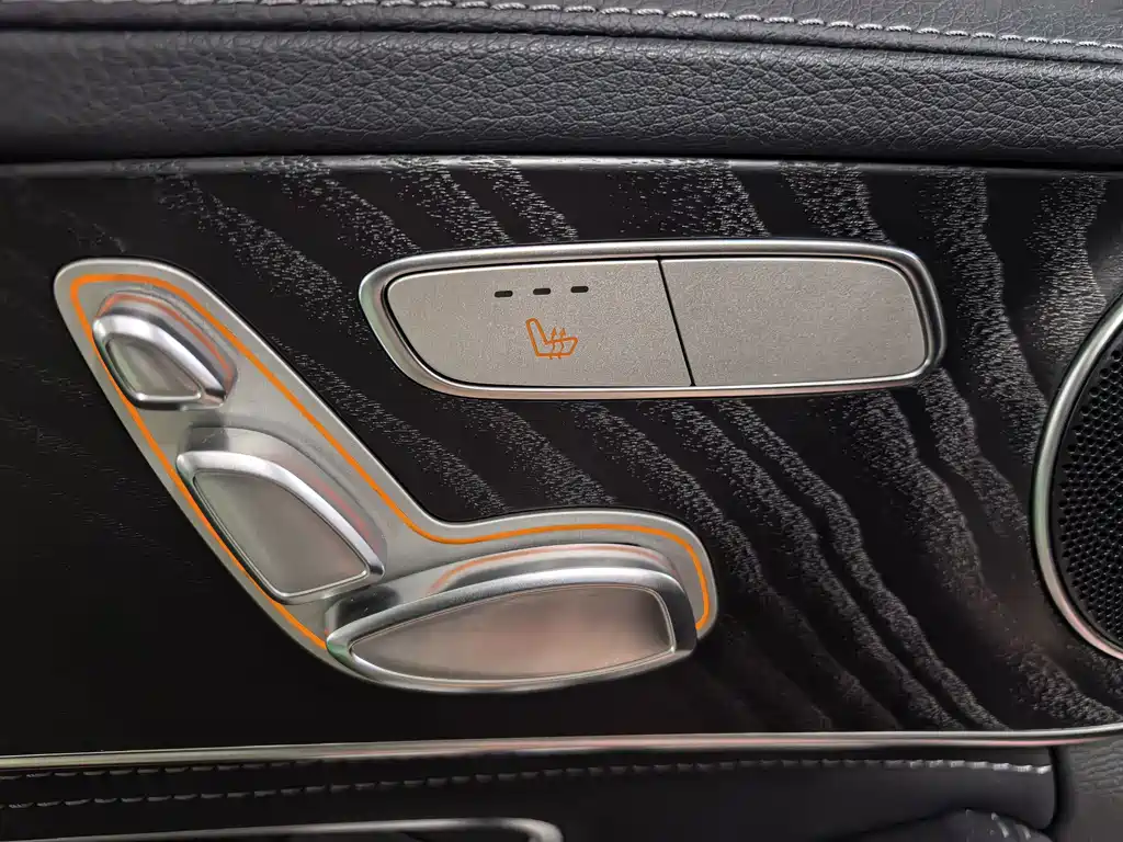 Mercedes-Benz C-Class — миниатюра 12