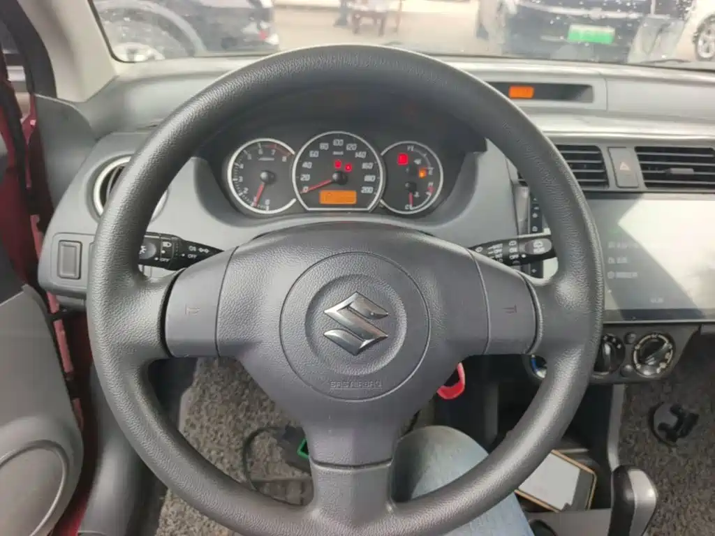Suzuki Swift — миниатюра 11