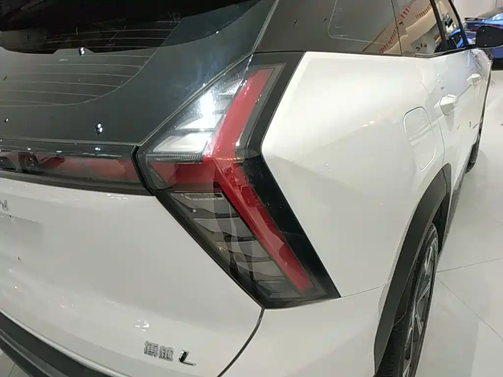 Geely Boyue L — миниатюра 8