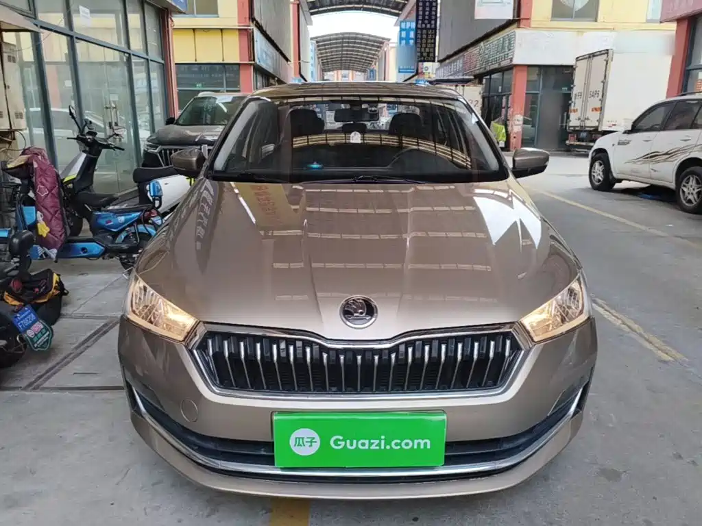 Skoda Rapid — миниатюра 3