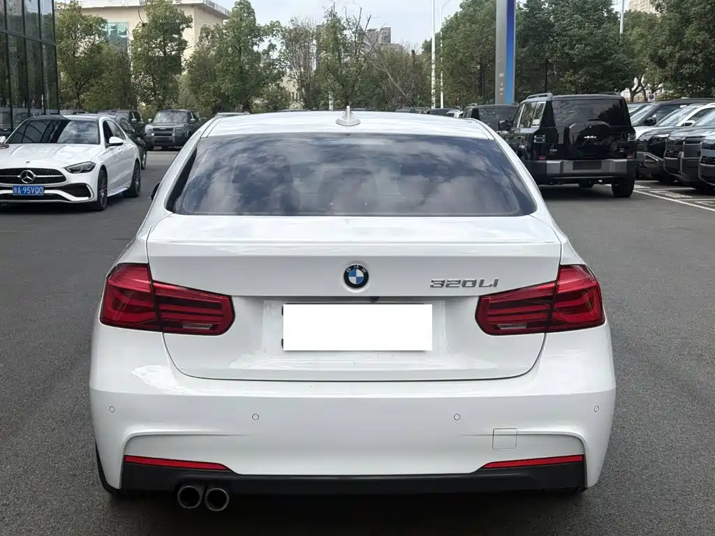 BMW 3 Series — миниатюра 13