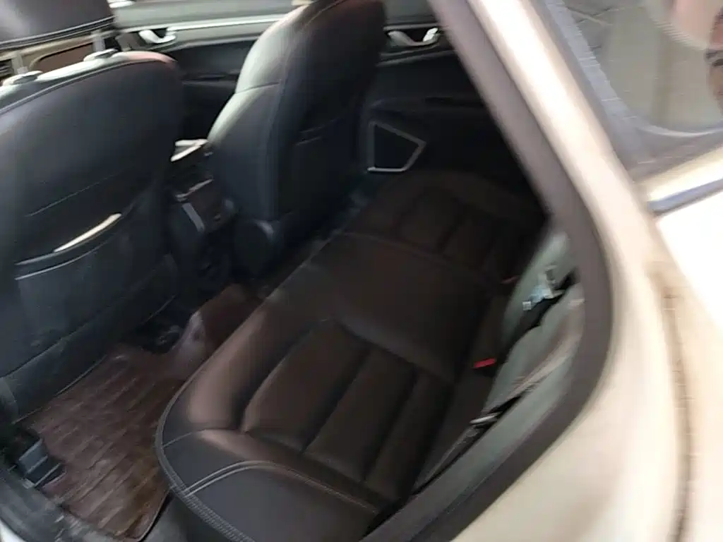 Geely Emgrand GS — миниатюра 17