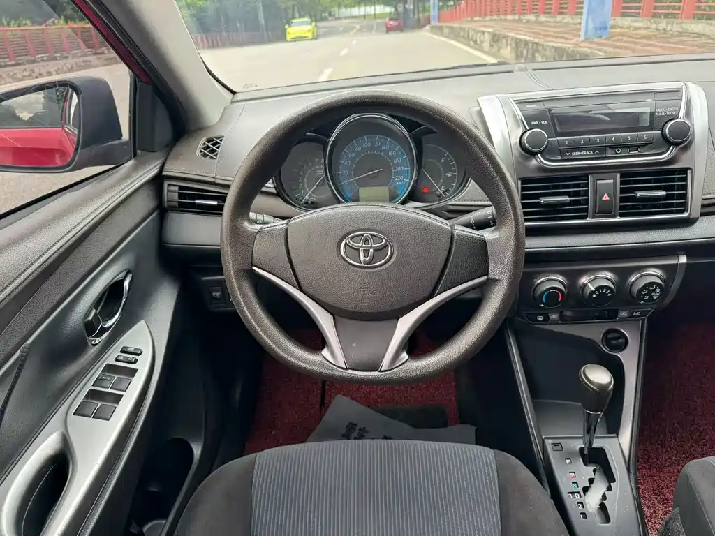 Toyota Yaris L — миниатюра 9