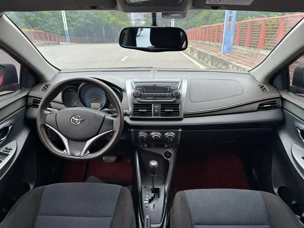 Toyota Yaris L — миниатюра 8