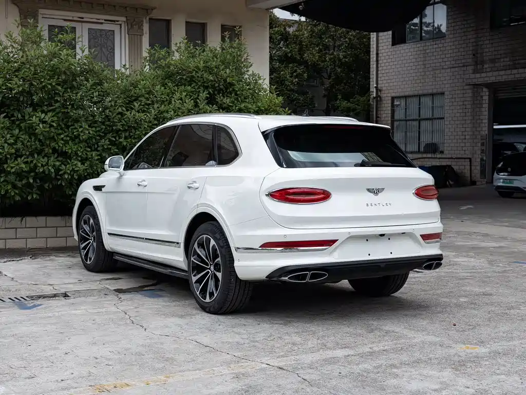 Bentley Bentayga — миниатюра 4