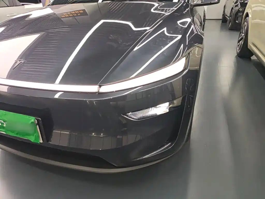Tesla Model Y L — миниатюра 24