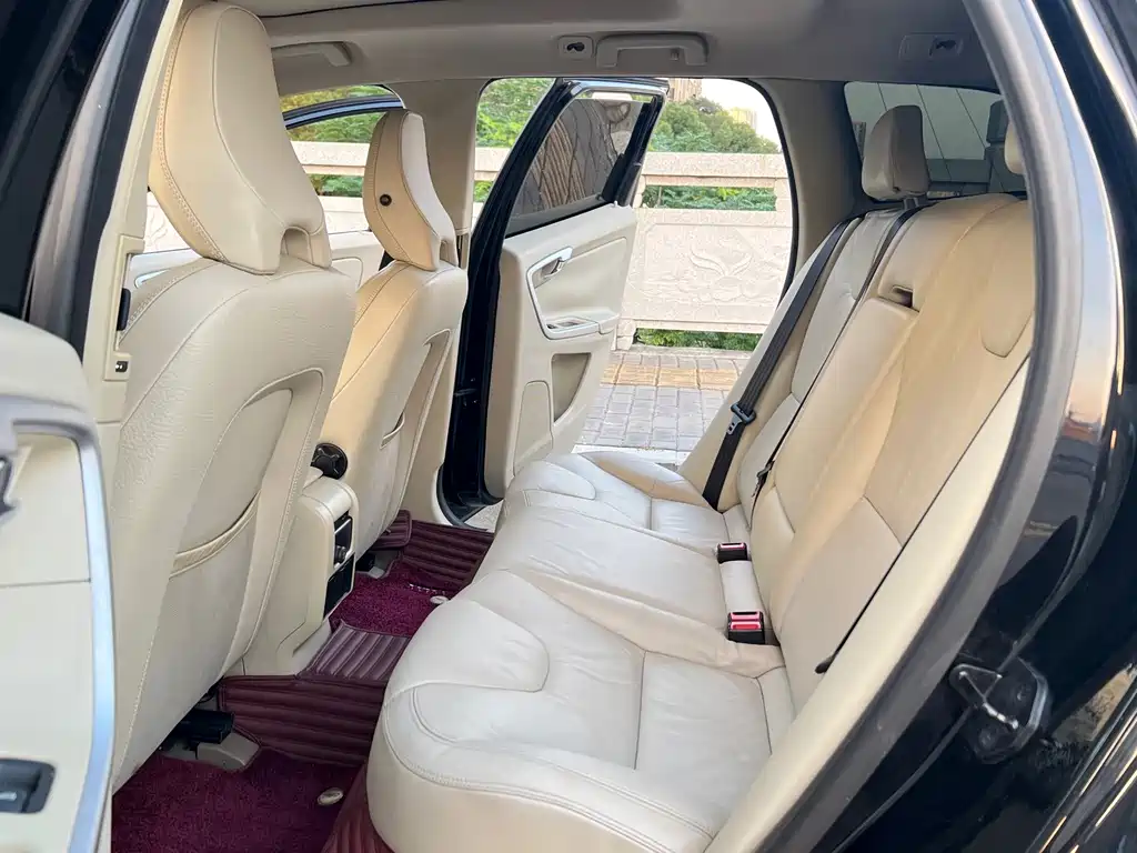 Volvo XC60 (Import) — миниатюра 10