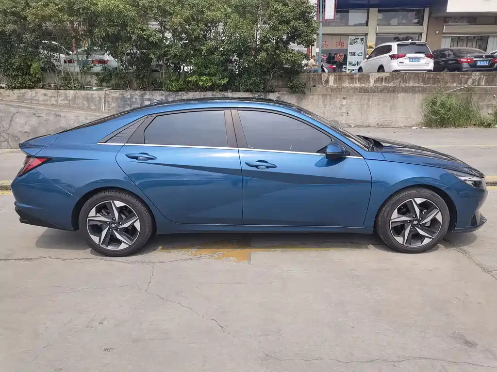 Hyundai Elantra — миниатюра 4