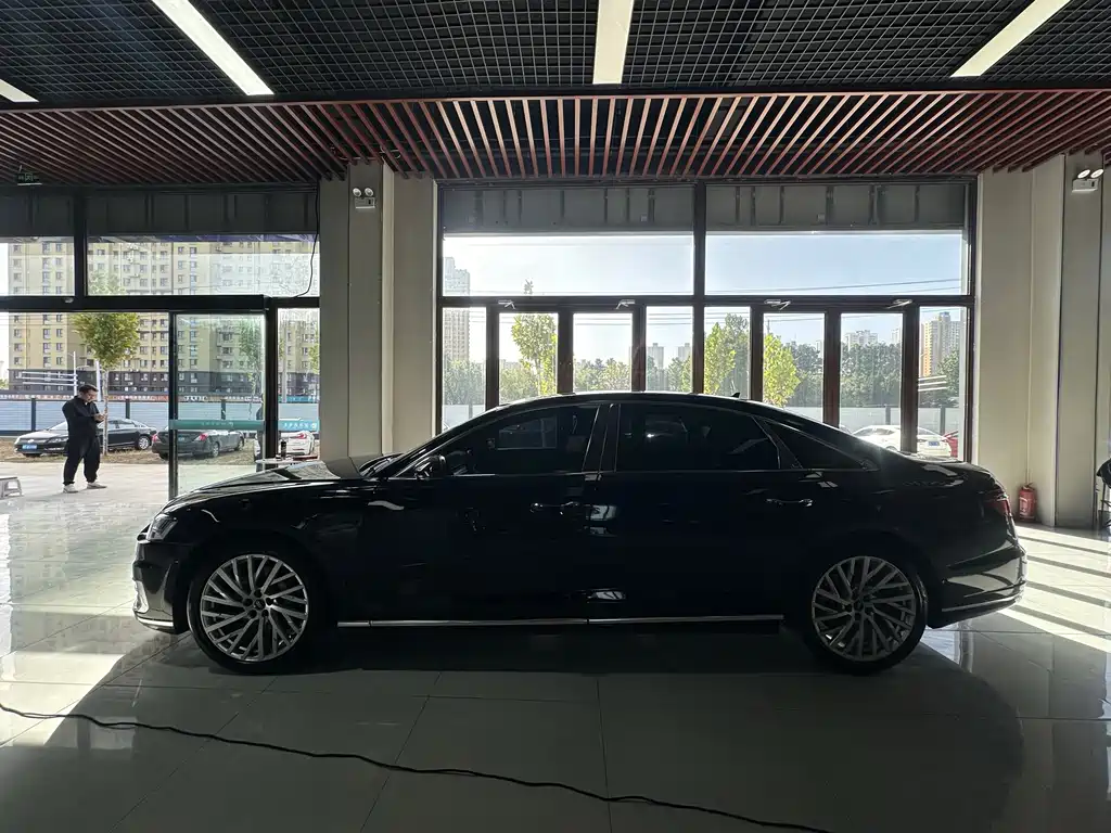 Audi A8 — миниатюра 7