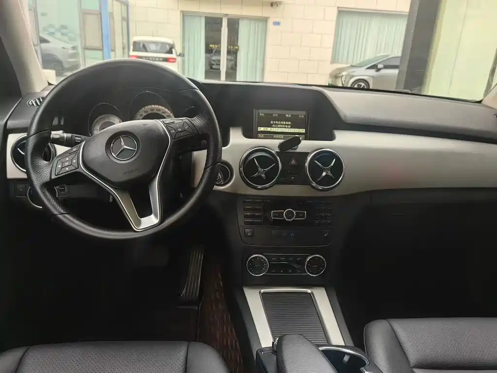 Mercedes-Benz GLK-Class — миниатюра 8